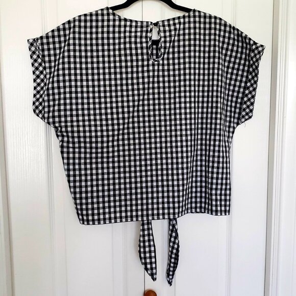 SHEIN Batwing Sleeve Knot Hem Black and White Gingham Top - Picture 3 of 7